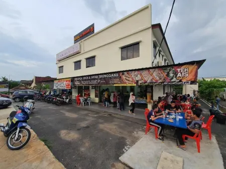 Homestay Ali Imran Отели в г. Денгкил