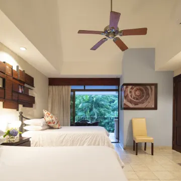 Pumilio Mountain & Ocean Hotel