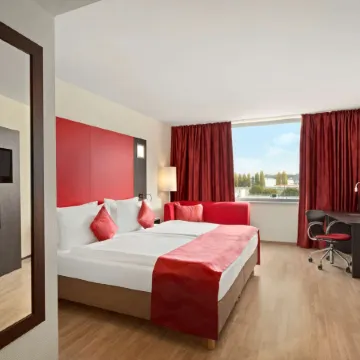 Ramada Encore by Wyndham Geneva Отели рядом с достопримечательностью «Акасья»
