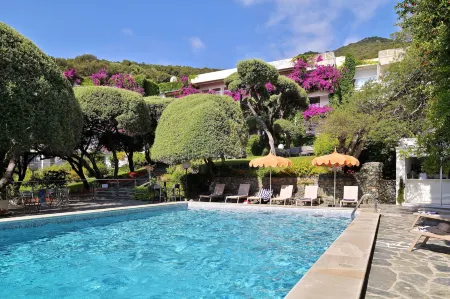 Hôtel Pietracap Отели рядом с достопримечательностью «Cap Corse»