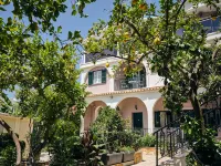 Alamis Hotel & Apartments
