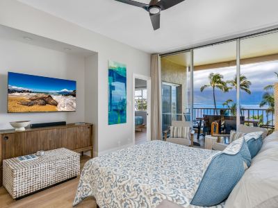 Upscale Oceanfront Penthouse Vistas