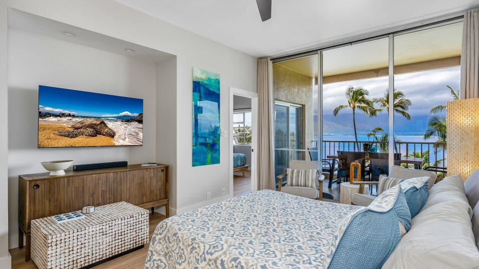 Upscale Oceanfront Penthouse Vistas