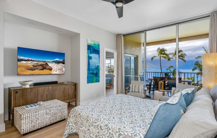 Upscale Oceanfront Penthouse Vistas