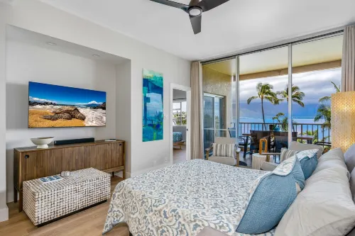 Upscale Oceanfront Penthouse Vistas