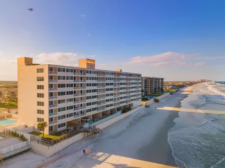 Wow Oceanfront Views 2BR-2BA Condo Ponce Inlet King Suite, Pool & Stunning Views Отели в г. Понс-Инлет