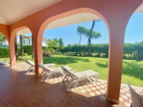 Garden Retreat by the Sea on Albarella