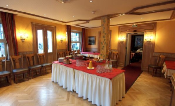 Logis Hôtel Restaurant Au Cerf d'Or