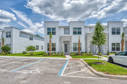 モダン ラグジュアリー リトリート  プール ミッキー ハリー ポッター ベッドルーム