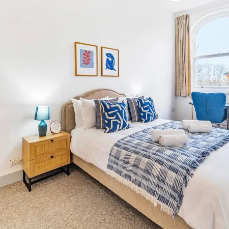 Wesley Chambers by Redwood Stays Hotele w: Farnborough
