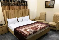 Hotel Golden Inn Hotels near Jam e Masjid Imam Ahmed Raza Dawat e Islami