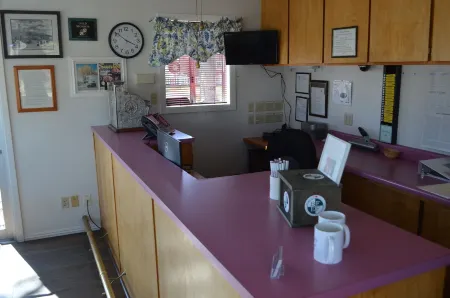 Silver Maple Inn Отели рядом с достопримечательностью «Травертин Хот Спрингс»