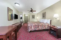 Days Inn by Wyndham St Peters/St Charles - parking