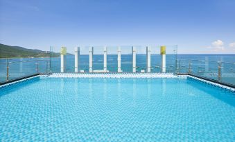 Alisia Beach Hotel Da Nang