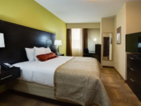 Staybridge Suites ATLANTA AIRPORT by IHG 黑普維爾酒店