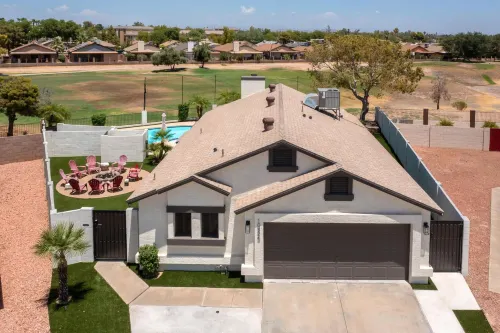 Peoria Oasis on Golf Course: Pool & Putting Green!