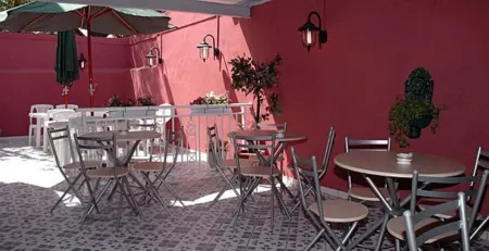 Hôtel du Centre Отели рядом с достопримечательностью «senteur blanc Woods»