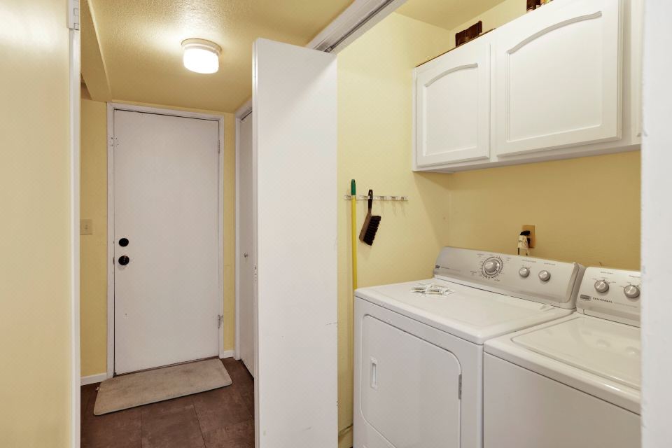 Photo 5 of 6