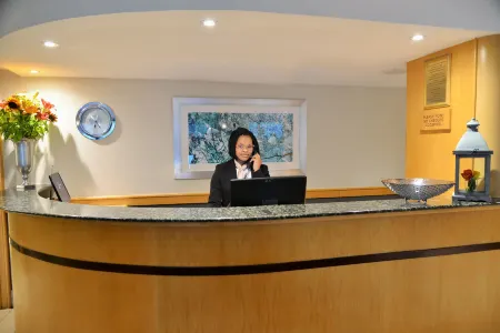 Road Lodge Rivonia Отели рядом с достопримечательностью «Площадь Нельсона Манделы»