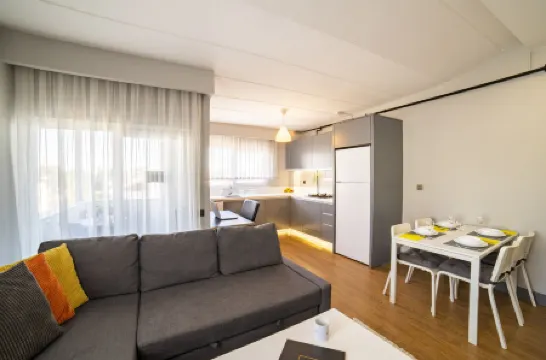 Stile Suite Family Hotel Отели рядом с достопримечательностью «Пляж Коньяалты»