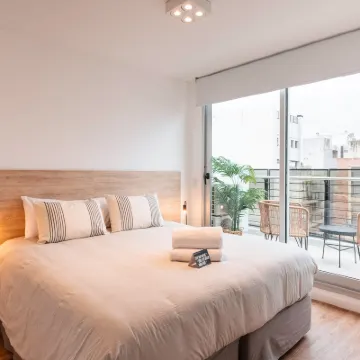 Top Rentals Palermo Hollywood Hotels near Carranza Train Station