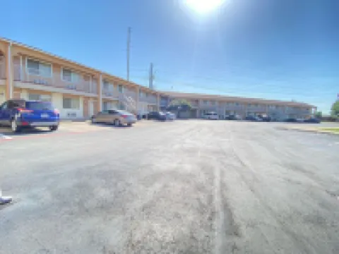 グレート・ウェスタン・イン＆スイーツ - サギノー