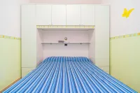 Apartment in Villa 2 to 4 Persons with Large Private Garden Sole