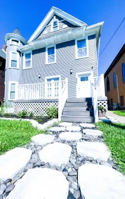 Group Friendly 6Br Near Aquarium & Niagara Falls