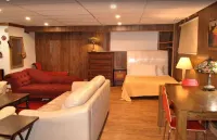 Newark Hansbury Multi Level House Hotels in Union