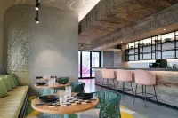 Aloft Muscat - bar