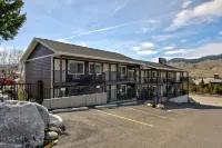 Roosevelt Hotel - Yellowstone