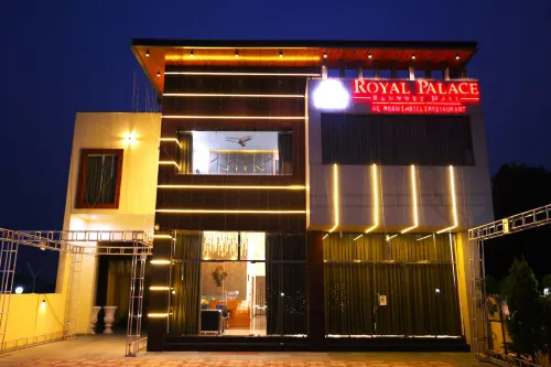 Royal Palace Hotels in Bhiwani