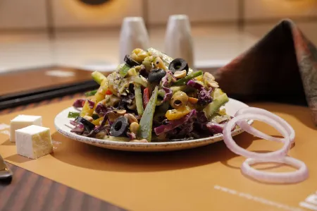 Hotel Elysian Residency Отели рядом с достопримечательностью «Dada Hari Ni Vav»