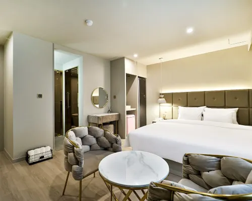 دينفاست هوتل دييون Hotels near أوريوكدو سكاي ووك