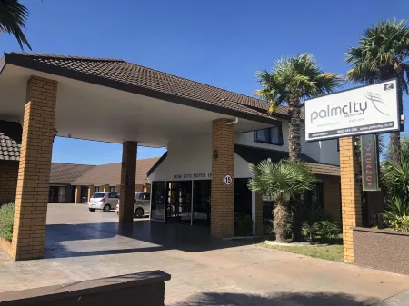 Palm City Motor Inn Отели в г. Нейпир