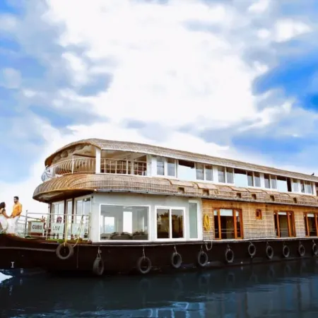 Indiavacationz Houseboat