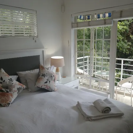 PepperTree Guest House & Apartments