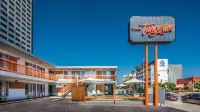 The Tangerine - a Burbank Hotel Hotels near Gordon Biersch Brewery Restaurant