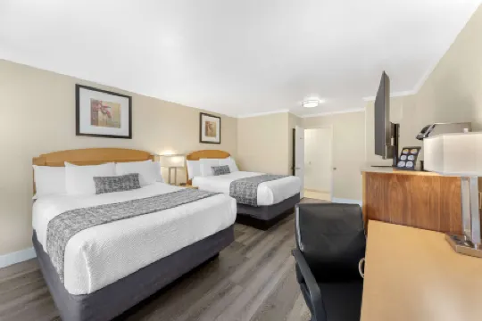 เบสท์เวสเทิร์นพลัส สนามบินออนแทรีโอ และศูนย์การประชุม