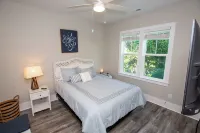 Sandtoesha West, Ocean and Sound Views, in Emerald Isle, close to everything!