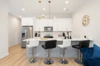 Sophisticated Amenities and Cultural Heritage - Elegant Urban Oasis