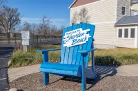 Spectacular Retreat - Parking, Library, Beach Access Hotels in Michigan City