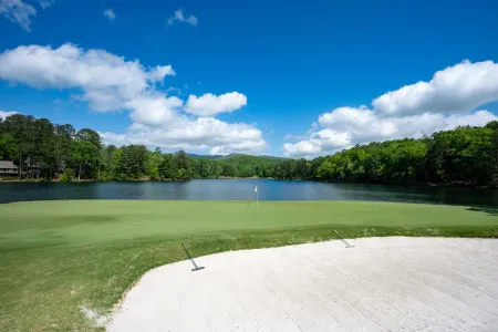 Southern Views and World-Class Amenities - Tranquil Mountain Haven