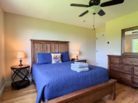 Mountain Views and Hot Tub - Spacious Luxury Escape