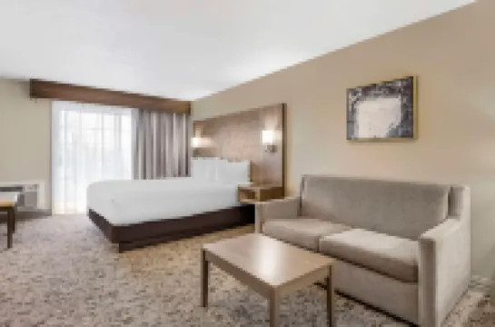 Best Western Plus Grand Manor Inn