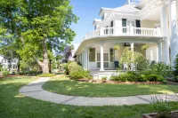 Historic Charm and Ensuite Luxury - Elegant Edenton Escape Hotels in Edenton