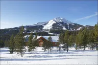 Tranquil Haven - Private Hot Tub, Quiet Setting Hotels in Big Sky