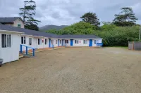 Budget Friendly with Fire-Pit and Seating - Charming Coastal Retreat Hôtels à : Manzanita