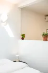 Cozy Living Space and Scenic Deck Views - Beautiful Scenic Retreat Hotels in Glendale
