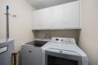 Perfect for Families and Local Exploration - Charming Cozy Retreat Hotels in Spring Bay Township